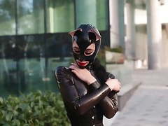 UhPorn presents: Muslima in hot latex