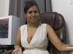 UhPorn presents: Indian aunty peeing