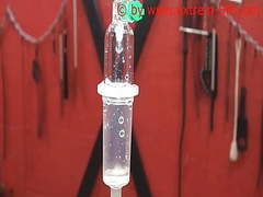 UhPorn presents: Anleitung hodensackinfusion scrotal saline infusion