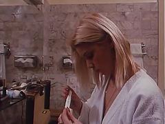 UhPorn presents: Adorable lola (1979)