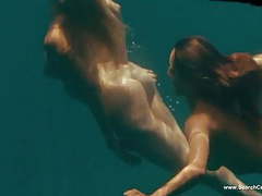 UhPorn presents: Kelly brook & jessica szohr nude & sexy - piranha - hd