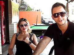 UhPorn presents: Rolou uma putaria com a loira no bar
