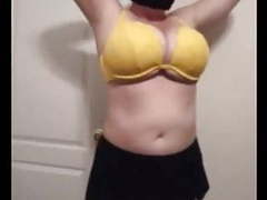 UhPorn presents: 36 g saggy tits bbw milf lateshay big yellow bra strip