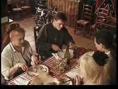 UhPorn presents: Le auberge de la perversion