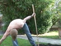 UhPorn presents: Diana la mature se tape le jardinier sur telsev.tv