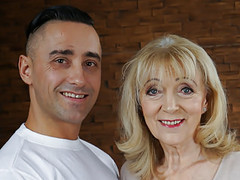 UhPorn presents: Lusty grandma szuzanne