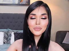 UhPorn presents: Beautifull shemale smoke with cam