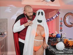 UhPorn presents: Hardcore ffm threesome with stunning emma hix & lasirena69