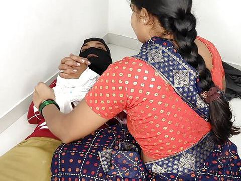 UhPorn presents: Komal ke ghar me ghusa chor pino maga tha pani mut pilaya