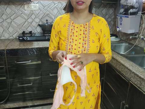 UhPorn presents: Desi bhabhi kitchen me khana bana rhi thi tbhi dever ne piche se li bhabhi ki