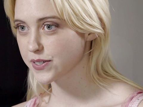 UhPorn presents: Fathers day seduction - s10:e1