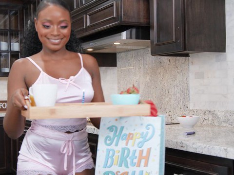 UhPorn presents: Bubble butt ebony elsie gives a nice blowjob and rides his dick