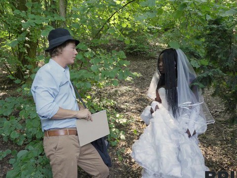 UhPorn presents: Outdoor interracial dicking with gorgeous zaawaadi and her man