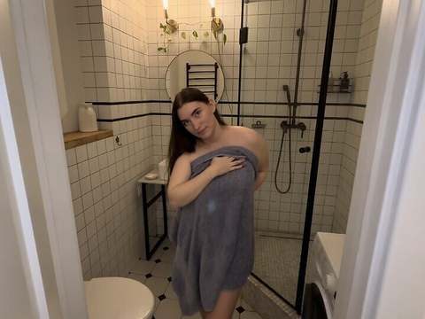UhPorn presents: Watched his stepsister and fucked her right in the shower