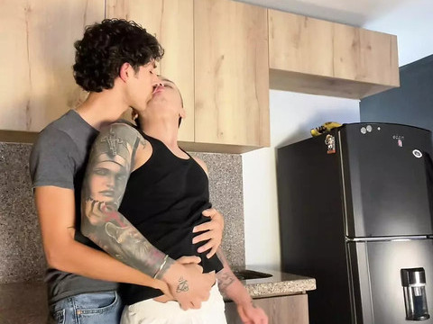 UhPorn presents: Colombian boy shows how to take a huge cock - enriquemudu & milky_santy