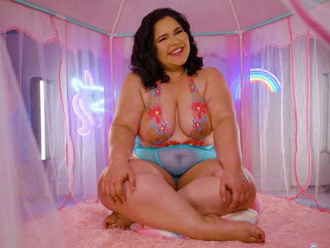 UhPorn presents: Karla lane gives sloppy oral